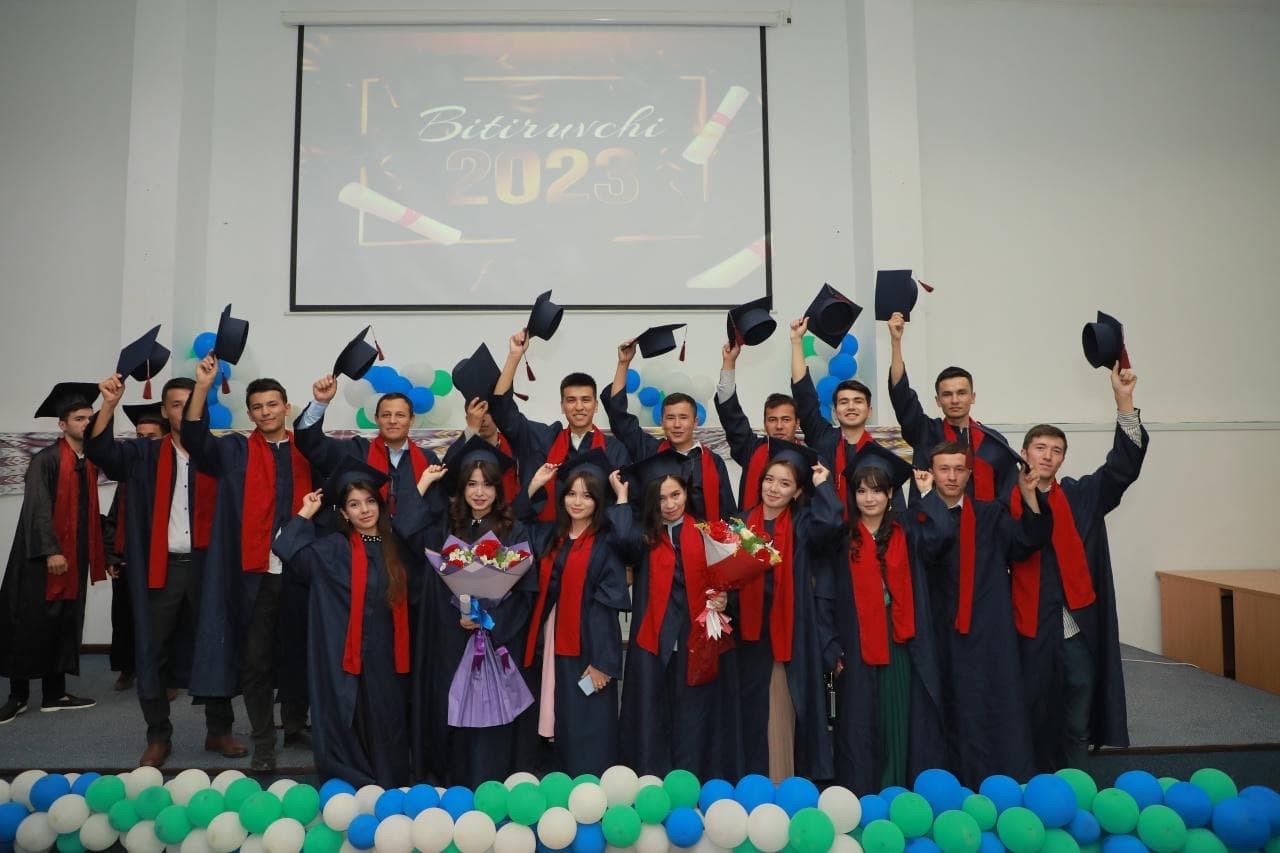 TUIT graduation group photo.